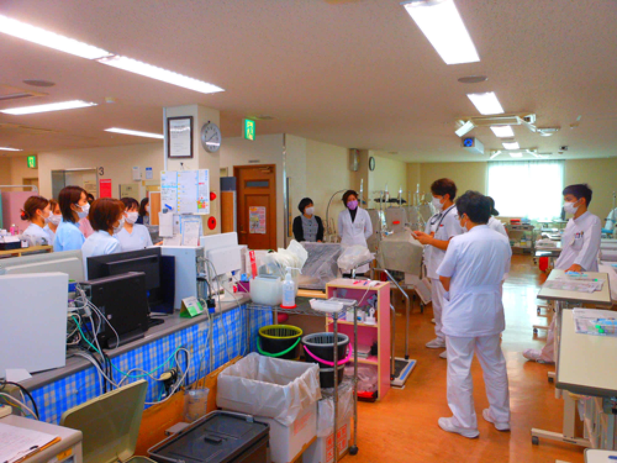 １、消防訓練の説明及び各階においてある消火器の場所の確認。